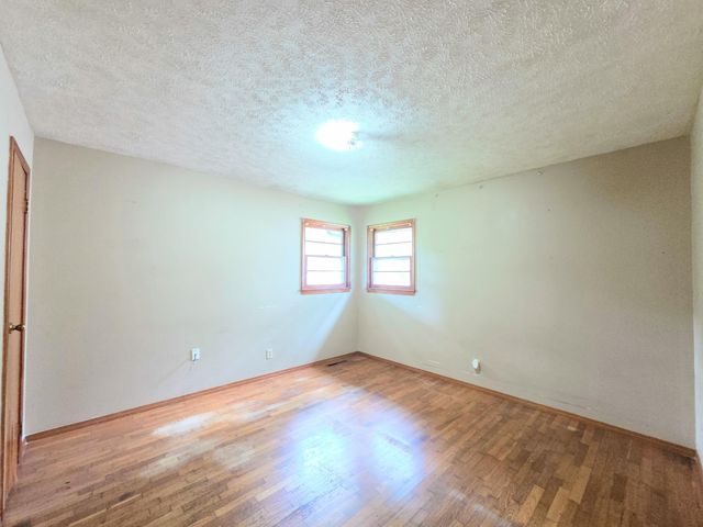 1225 E Rosebrier Street, Springfield, MO 65804