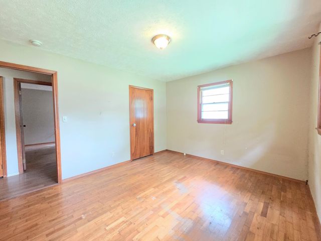 1225 E Rosebrier Street, Springfield, MO 65804