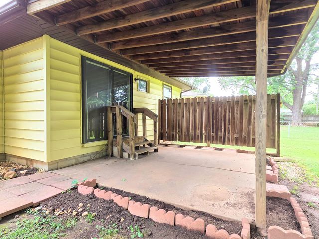 1225 E Rosebrier Street, Springfield, MO 65804