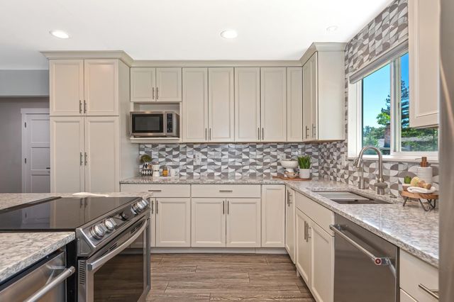 2720 La Canada Ct, Cameron Park, CA 95682