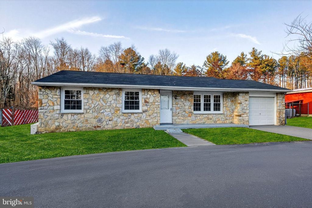 2795 MONMOUTH RD, Jobstown, NJ 08041