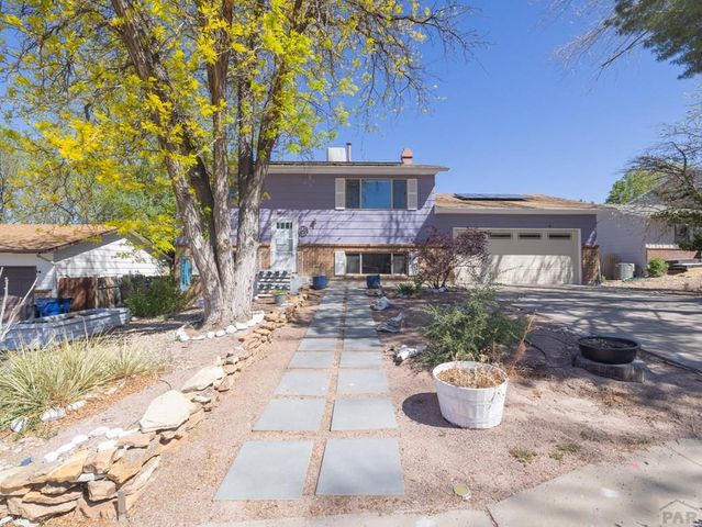 4349 Blueflax Dr, Pueblo, CO 81001