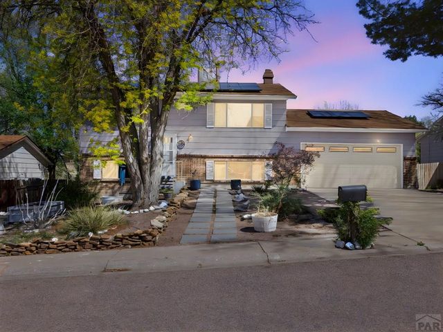 4349 Blueflax Dr, Pueblo, CO 81001