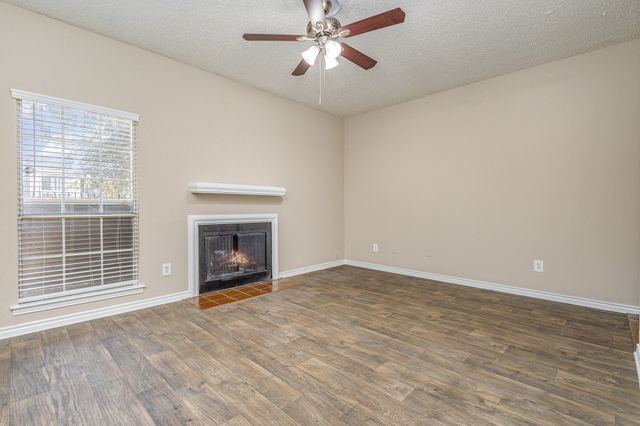 3615 W Northgate Drive 123, Irving, TX 75062