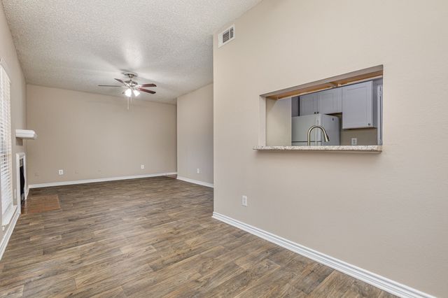3615 W Northgate Drive 123, Irving, TX 75062