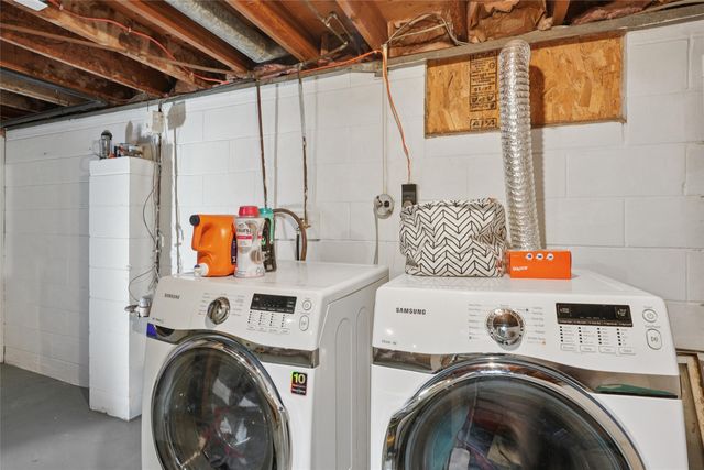 806 E 12th Street N, Newton, IA 50208