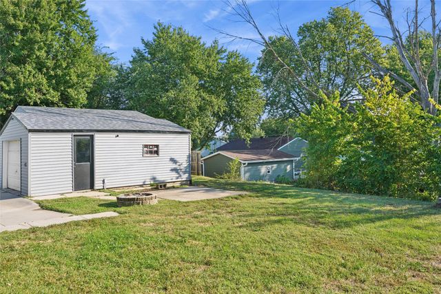 806 E 12th Street N, Newton, IA 50208