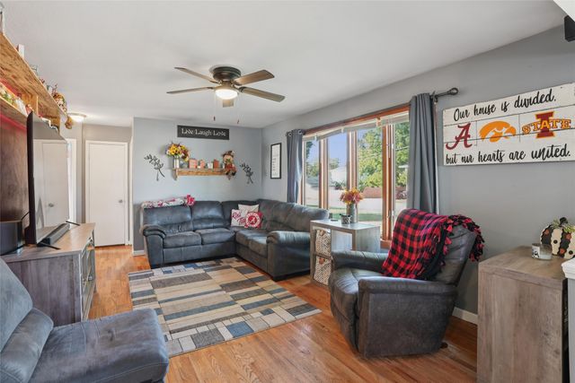 806 E 12th Street N, Newton, IA 50208