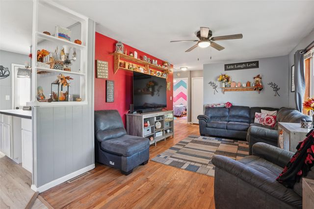 806 E 12th Street N, Newton, IA 50208