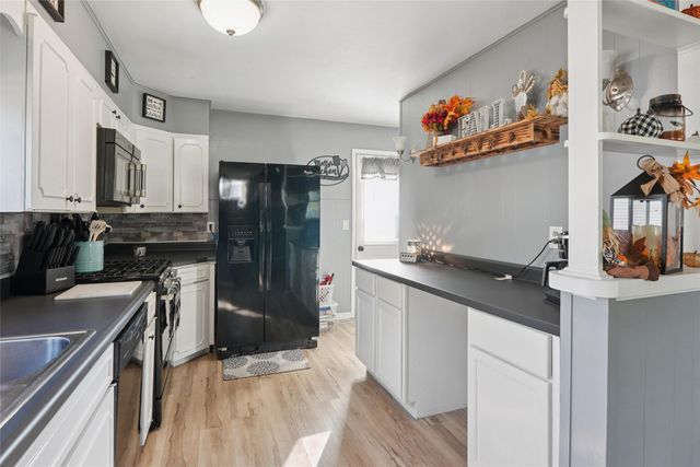 806 E 12th Street N, Newton, IA 50208