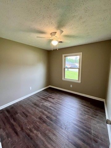 1902 Chateaugay Dr, Hopkinsville, KY 42240