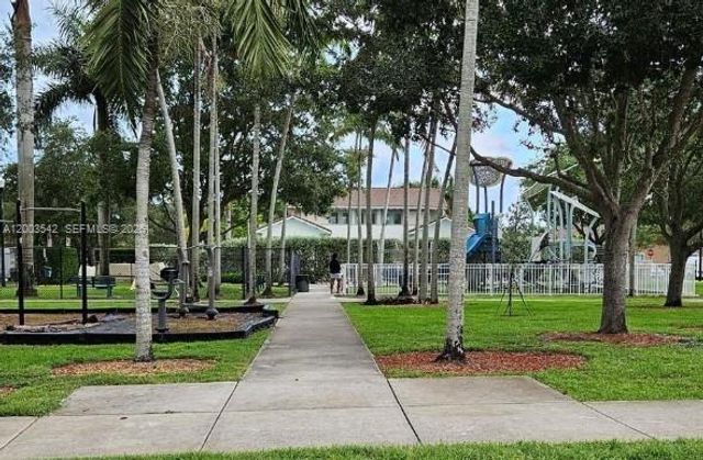 1015 SE 24th Ter, Homestead, FL 33035