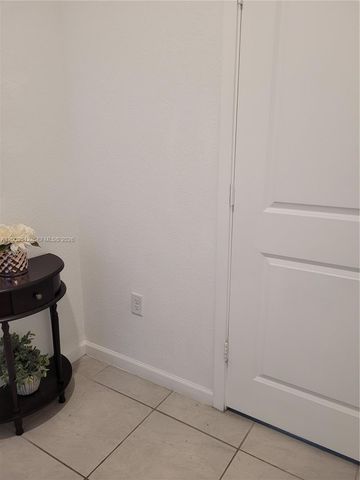 1015 SE 24th Ter, Homestead, FL 33035