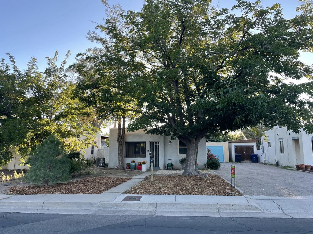 334 CARLISLE Boulevard NE, Albuquerque, NM 87106