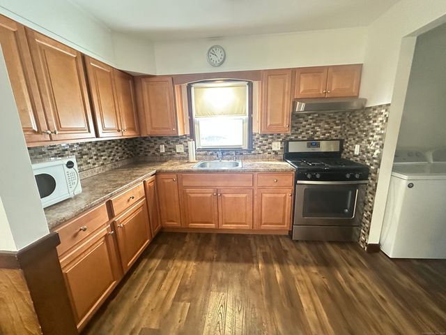 100 4th Avenue 1st flr, West Haven, CT 06516