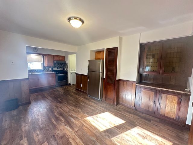 100 4th Avenue 1st flr, West Haven, CT 06516