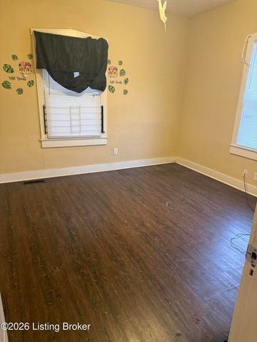 4200 Sunset Ave, Louisville, KY 40211