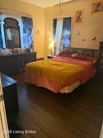 4200 Sunset Ave, Louisville, KY 40211