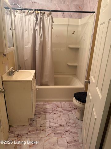 4200 Sunset Ave, Louisville, KY 40211