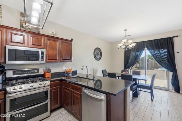 6502 S Giuliani Avenue, Tucson, AZ 85757