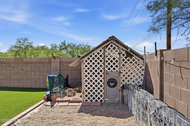 6502 S Giuliani Avenue, Tucson, AZ 85757