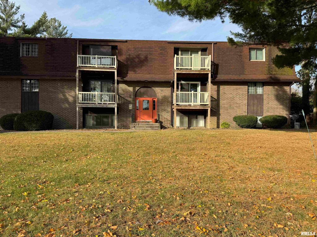 1299 48th Ave Apt 5, East Moline, IL 61244