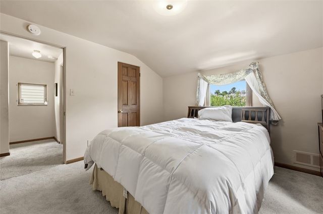 217 Linnview Ave, Carrick, PA 15210