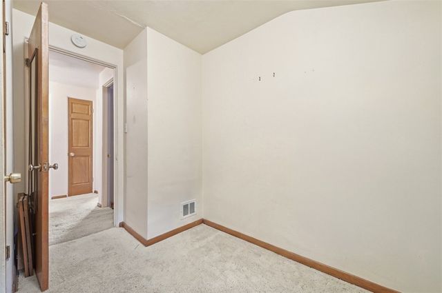 217 Linnview Ave, Carrick, PA 15210