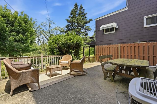 217 Linnview Ave, Carrick, PA 15210