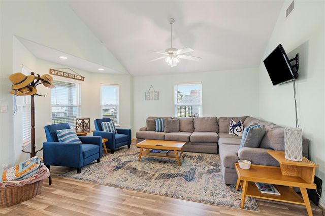 4122 Kent Drive, Galveston, TX 77554