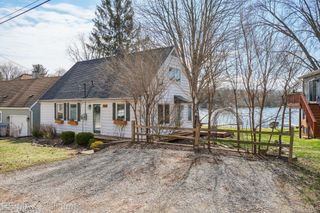 3822 Langley Drive, Hamburg Township, MI 48169