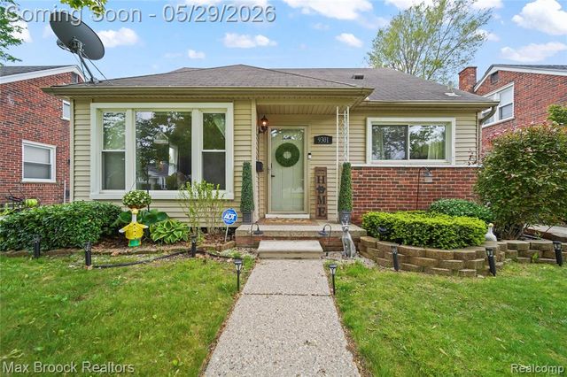 9301 Dixie, Redford, MI 48239