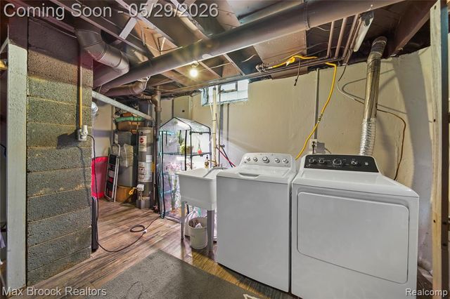 9301 Dixie, Redford, MI 48239