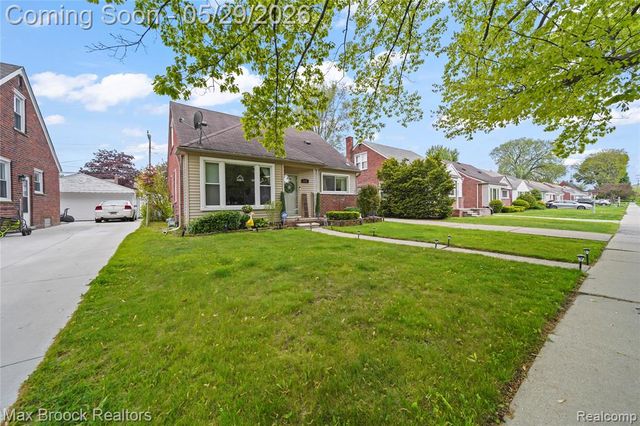 9301 Dixie, Redford, MI 48239