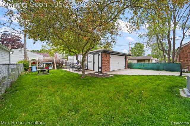 9301 Dixie, Redford, MI 48239
