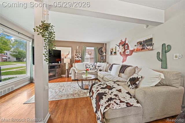 9301 Dixie, Redford, MI 48239