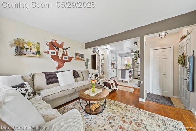 9301 Dixie, Redford, MI 48239
