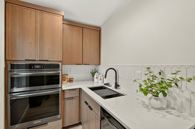 1810 Mayowood Road SW, Rochester, MN 55902