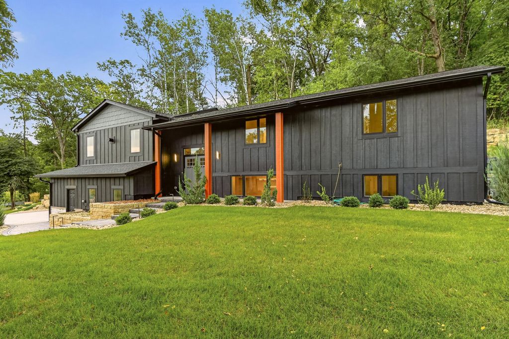 1810 Mayowood Road SW, Rochester, MN 55902