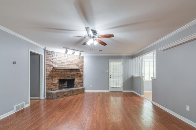 1283 E KAMALI CV, Memphis, TN 38134