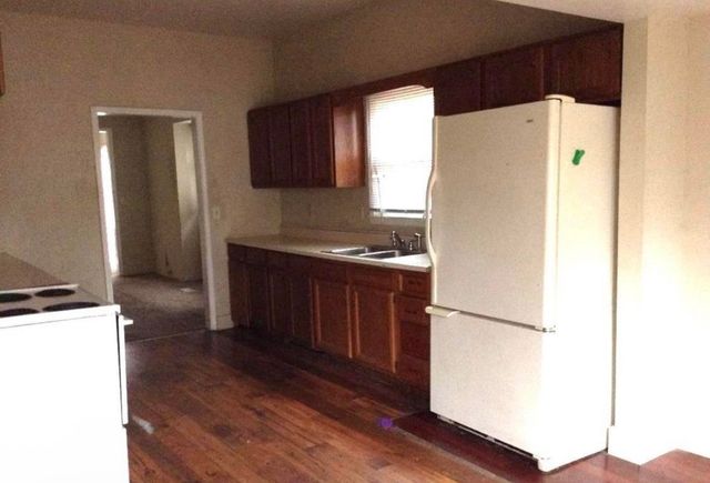 701 W COLLEGE Street, Carbondale, IL 62901