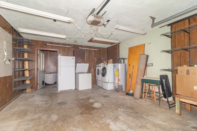 2208 E Siretta Lane, Muncie, IN 47303