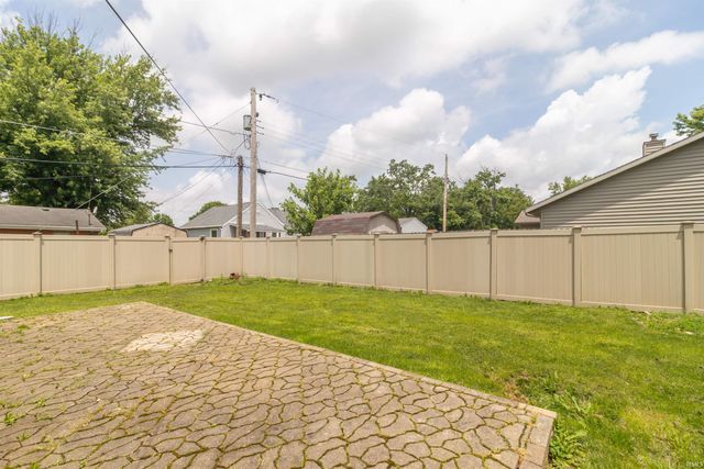 2208 E Siretta Lane, Muncie, IN 47303