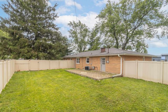 2208 E Siretta Lane, Muncie, IN 47303