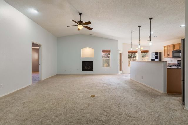 7608 Brianne Avenue NW, Albuquerque, NM 87114