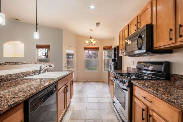 7608 Brianne Avenue NW, Albuquerque, NM 87114