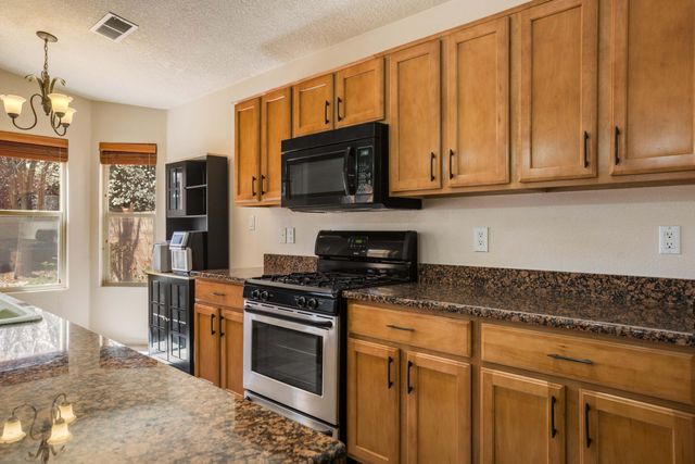 7608 Brianne Avenue NW, Albuquerque, NM 87114