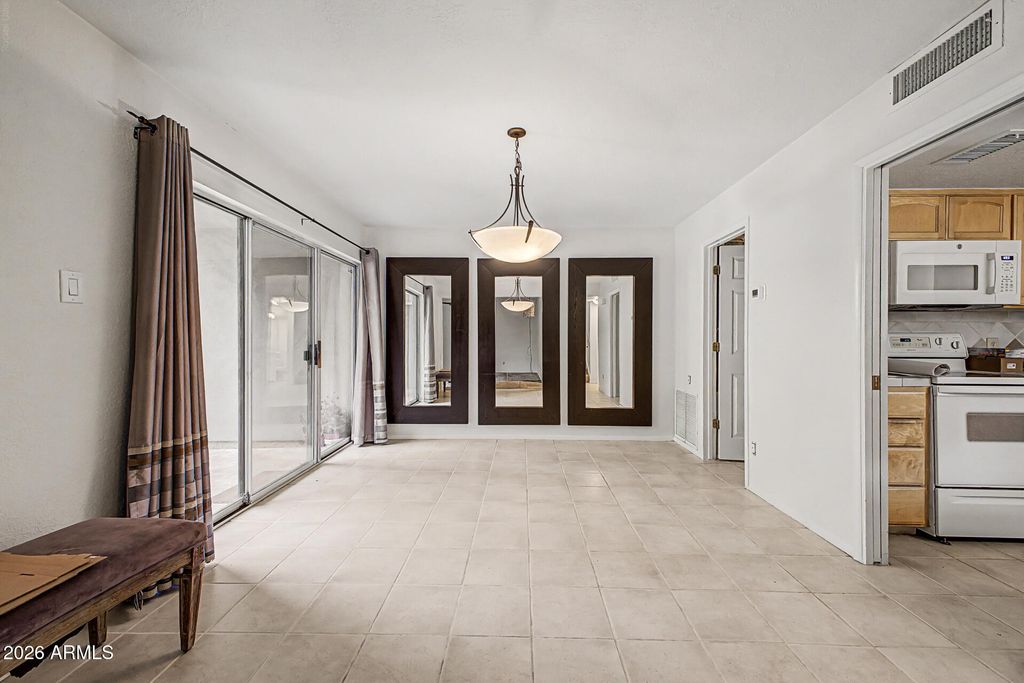 2233 E HIGHLAND Avenue 138, Phoenix, AZ 85016 — photo 5