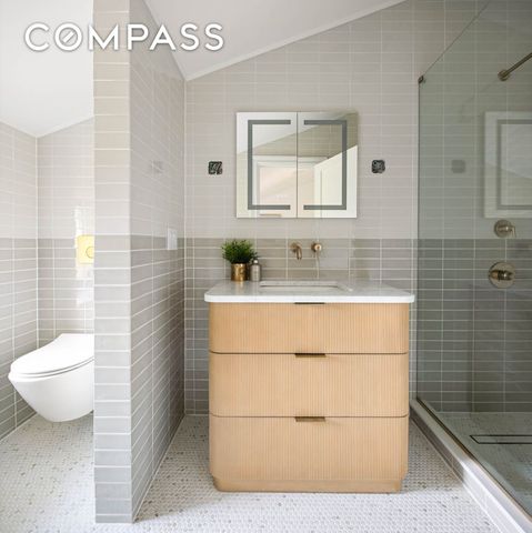 521 Monroe Street, New York City, NY 11221