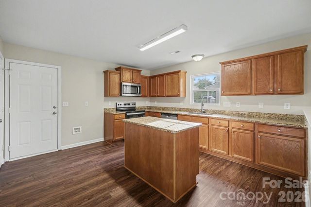 2021 Sonoma Valley Drive, Charlotte, NC 28214